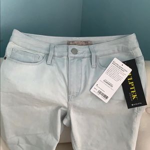 Athleta Sculptek Skinny Crop Jean Glacier Wash